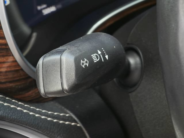 Used 2021 Chrysler Pacifica Limited FWD image 30