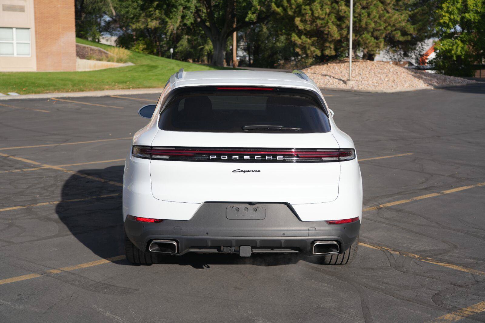 Used 2024 Porsche Cayenne AWD/4WD image 4