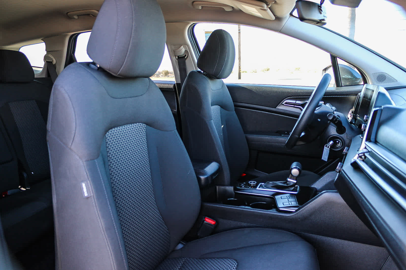 Used 2024 Kia Sportage LX image 14