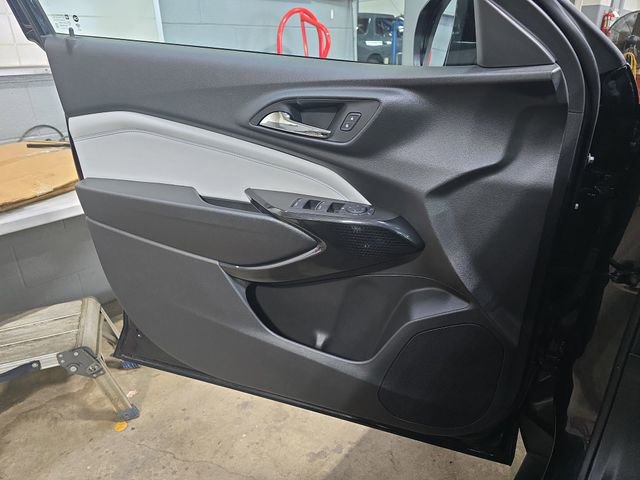 Used 2024 Chevrolet Trax LT w/ Driver Confidence Package image 29