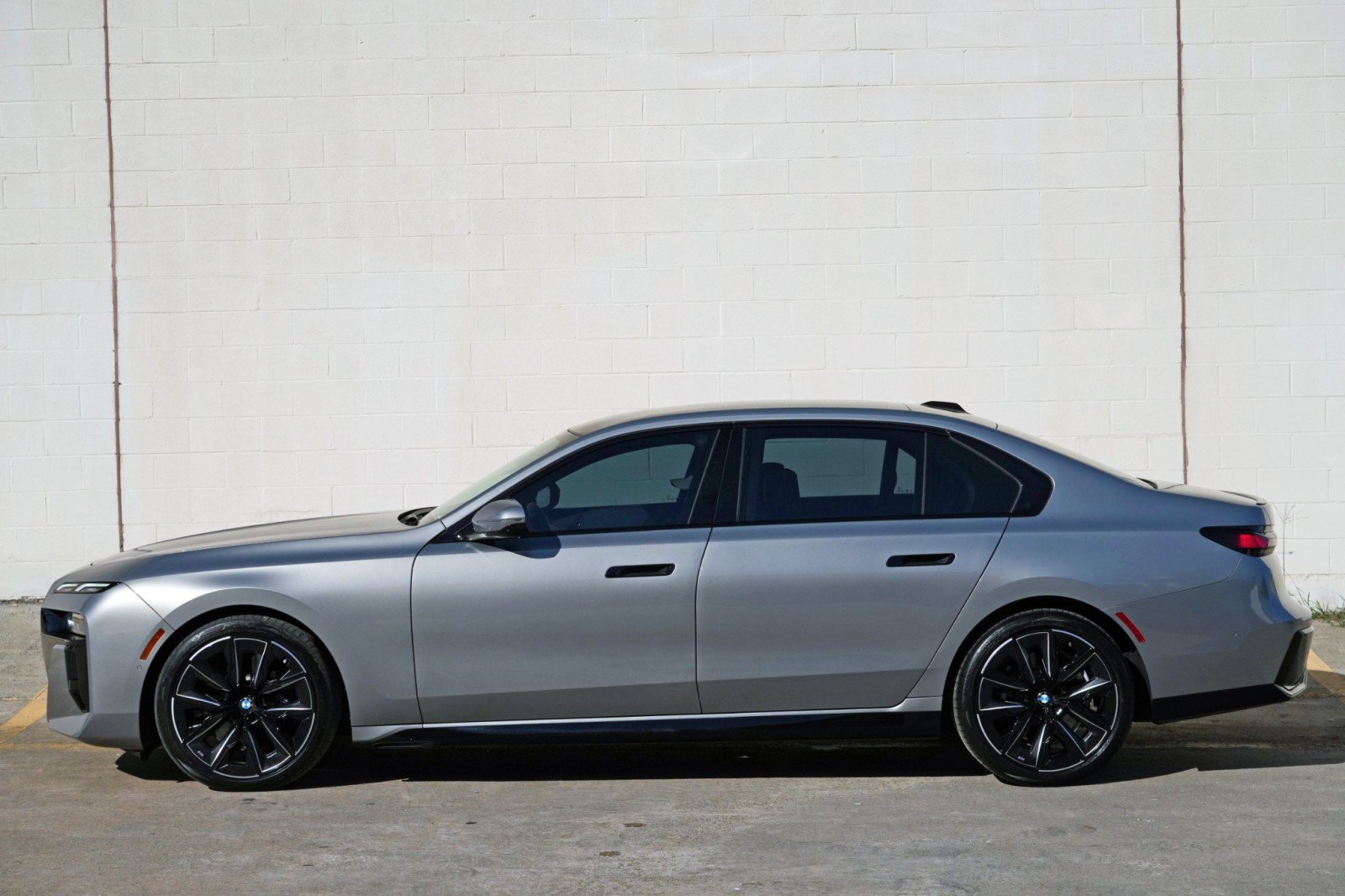 Used 2023 BMW 740i RWD image 61