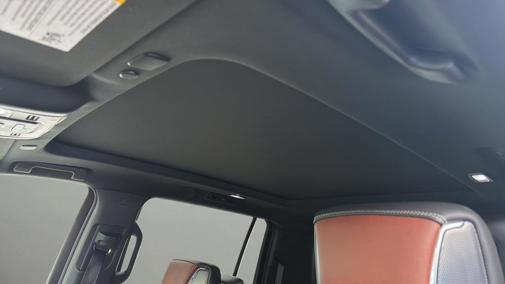 Used 2023 GMC Yukon XL Denali Ultimate image 12