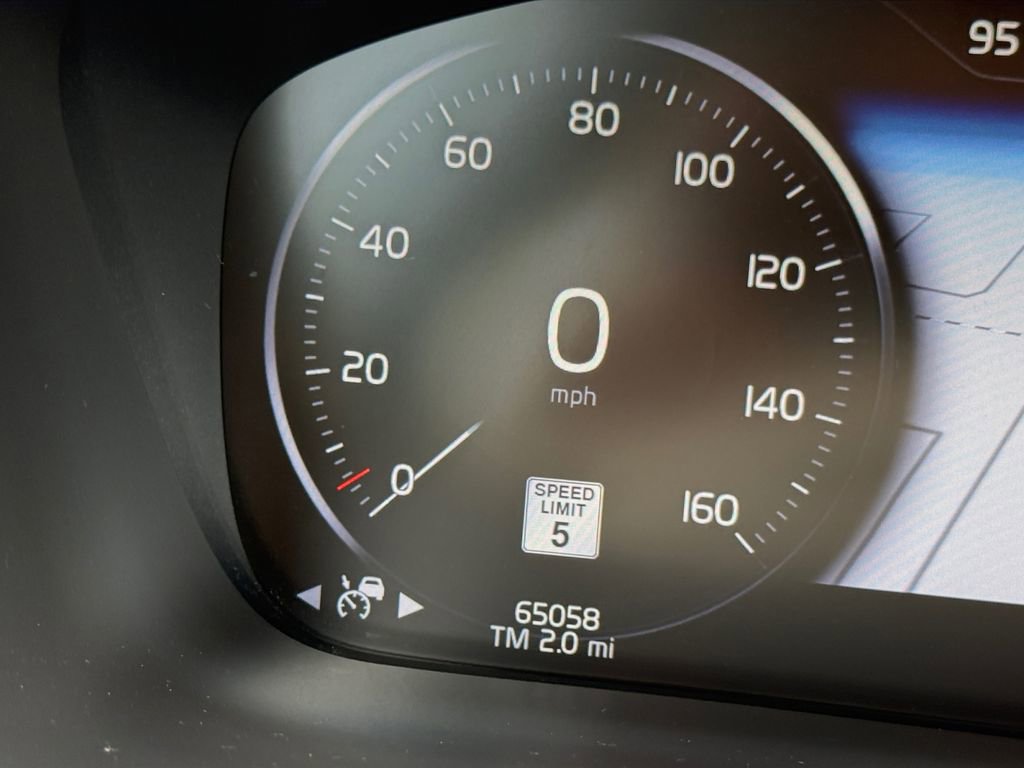 Used 2018 Volvo V90 T6 Inscription image 12