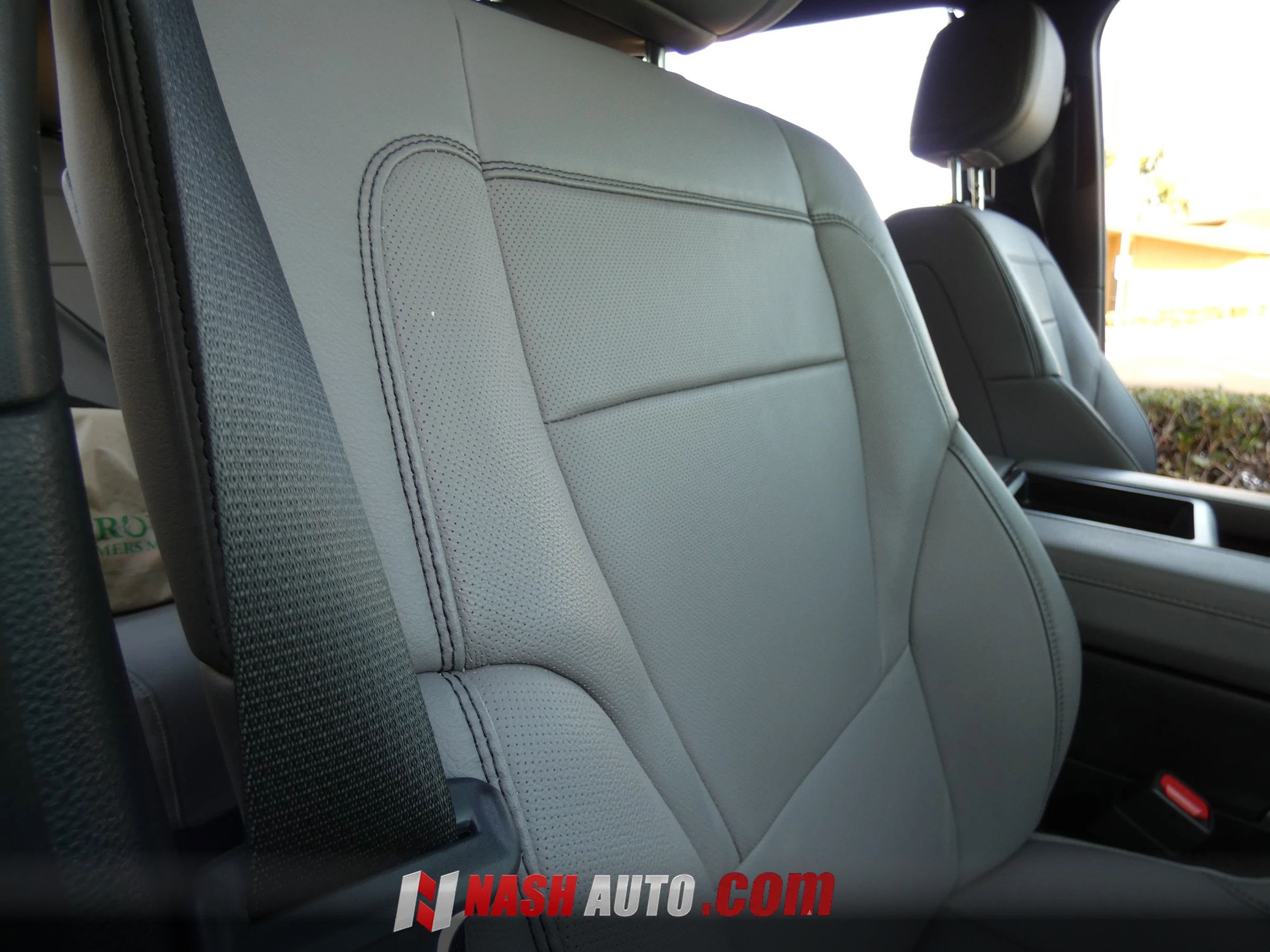 Used 2026 Toyota Tundra Limited AWD/4WD image 35