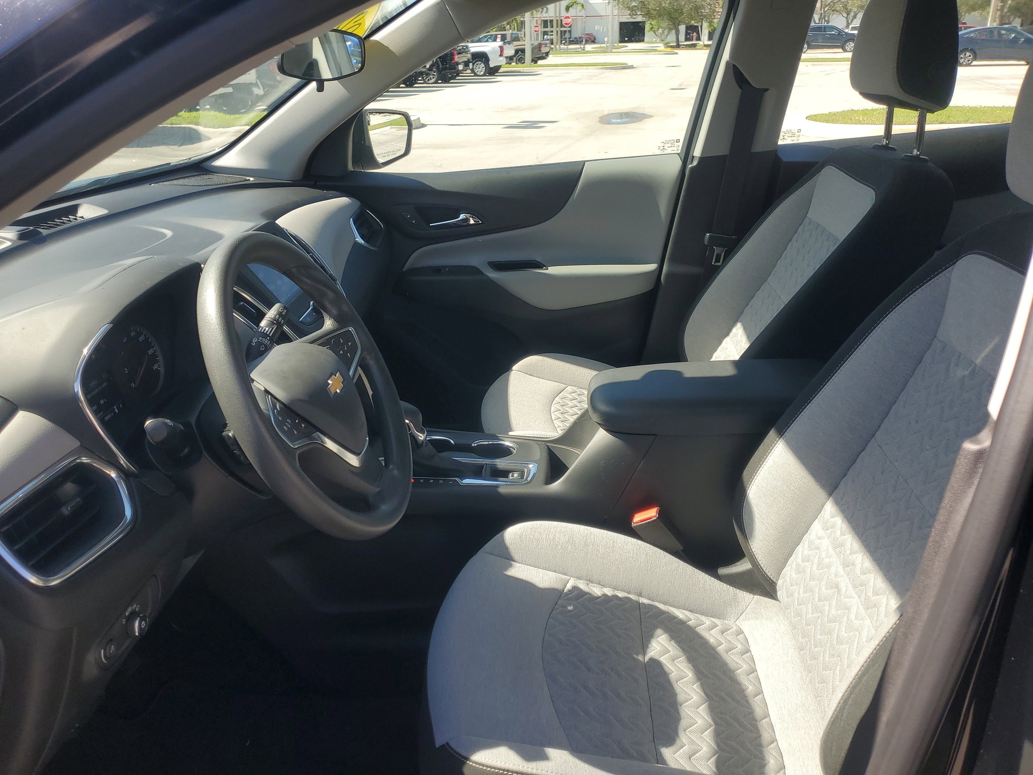 Used 2023 Chevrolet Equinox LS image 14