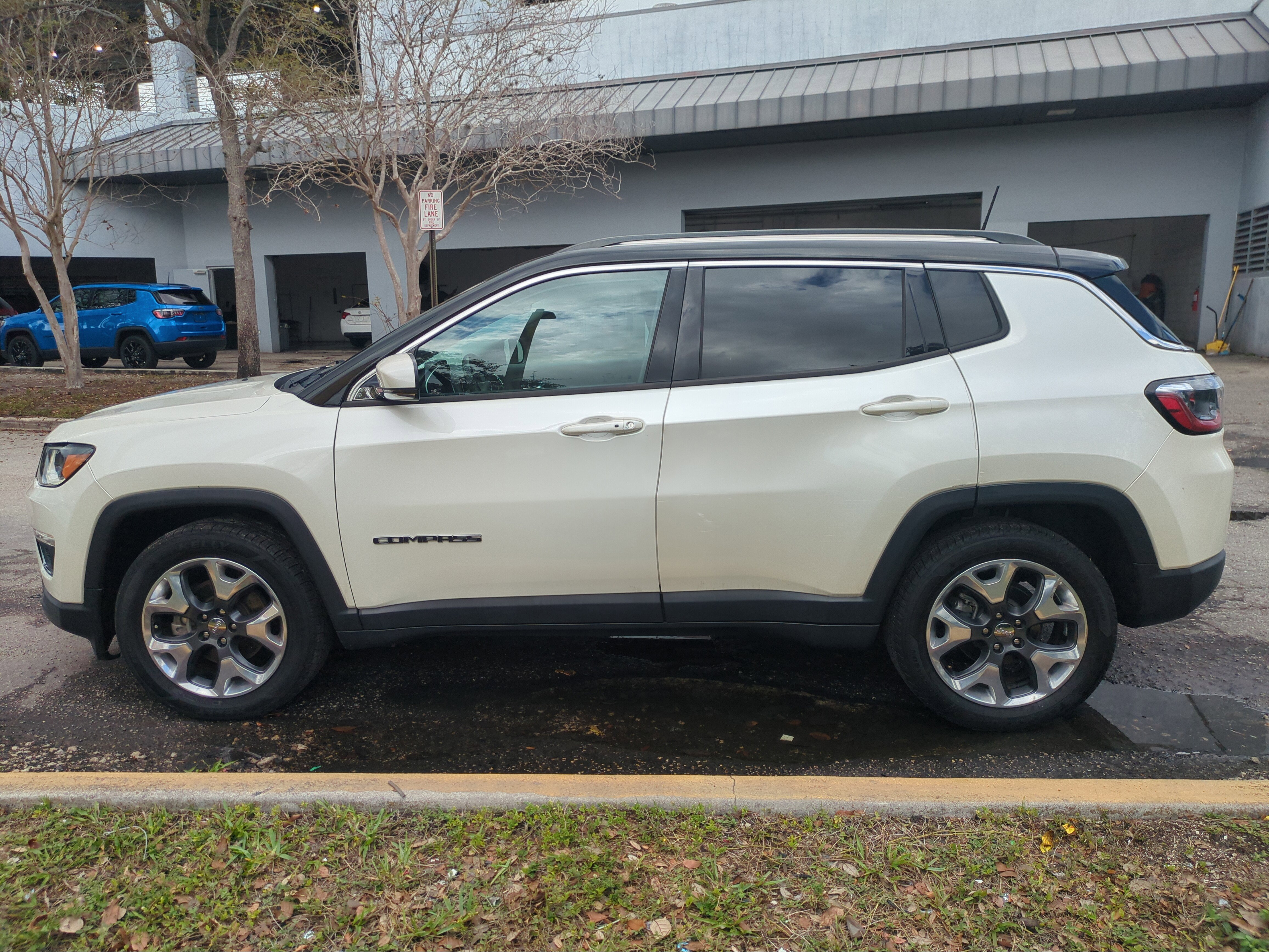 Certified 2018 Jeep Compass Limited w/ Navigation Group image 8