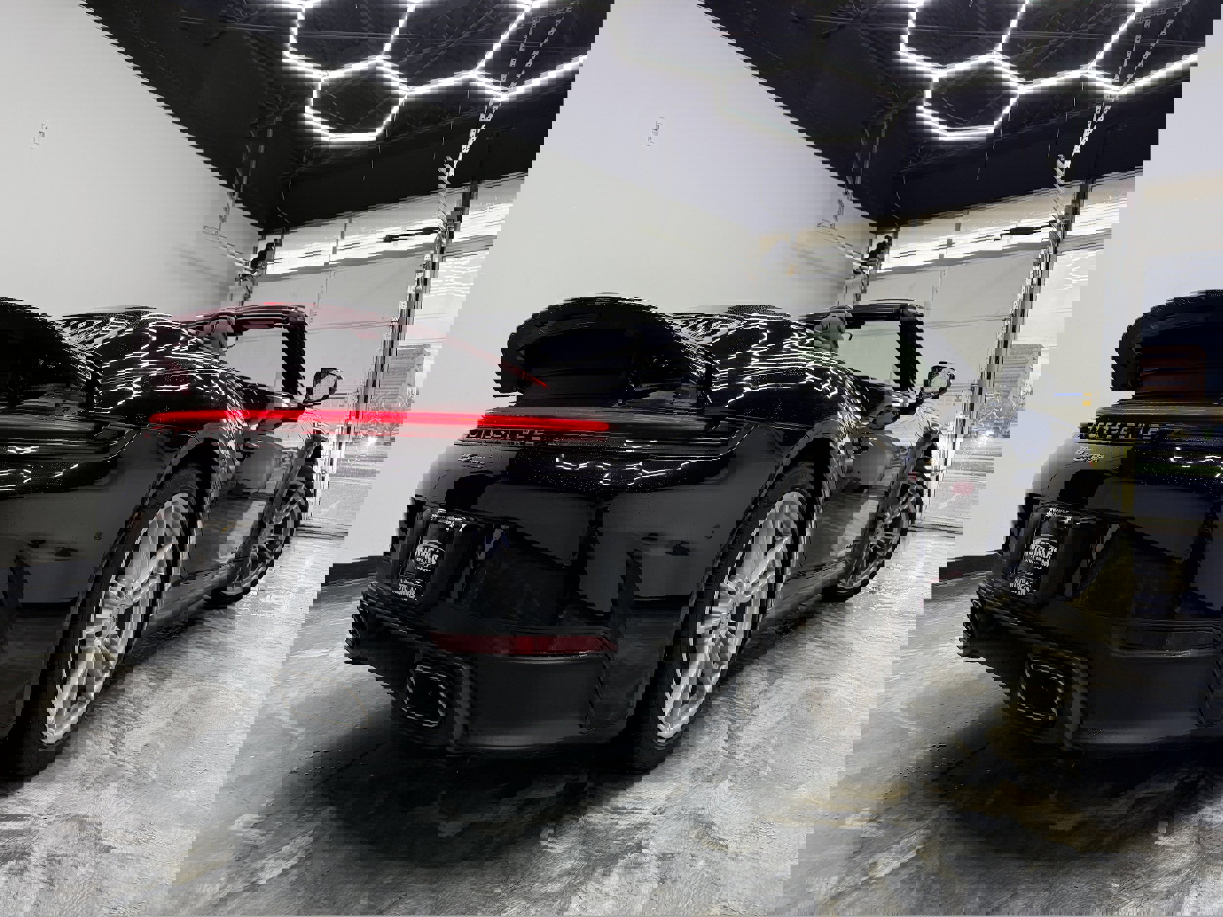 Used 2025 Porsche 911 Carrera RWD image 7