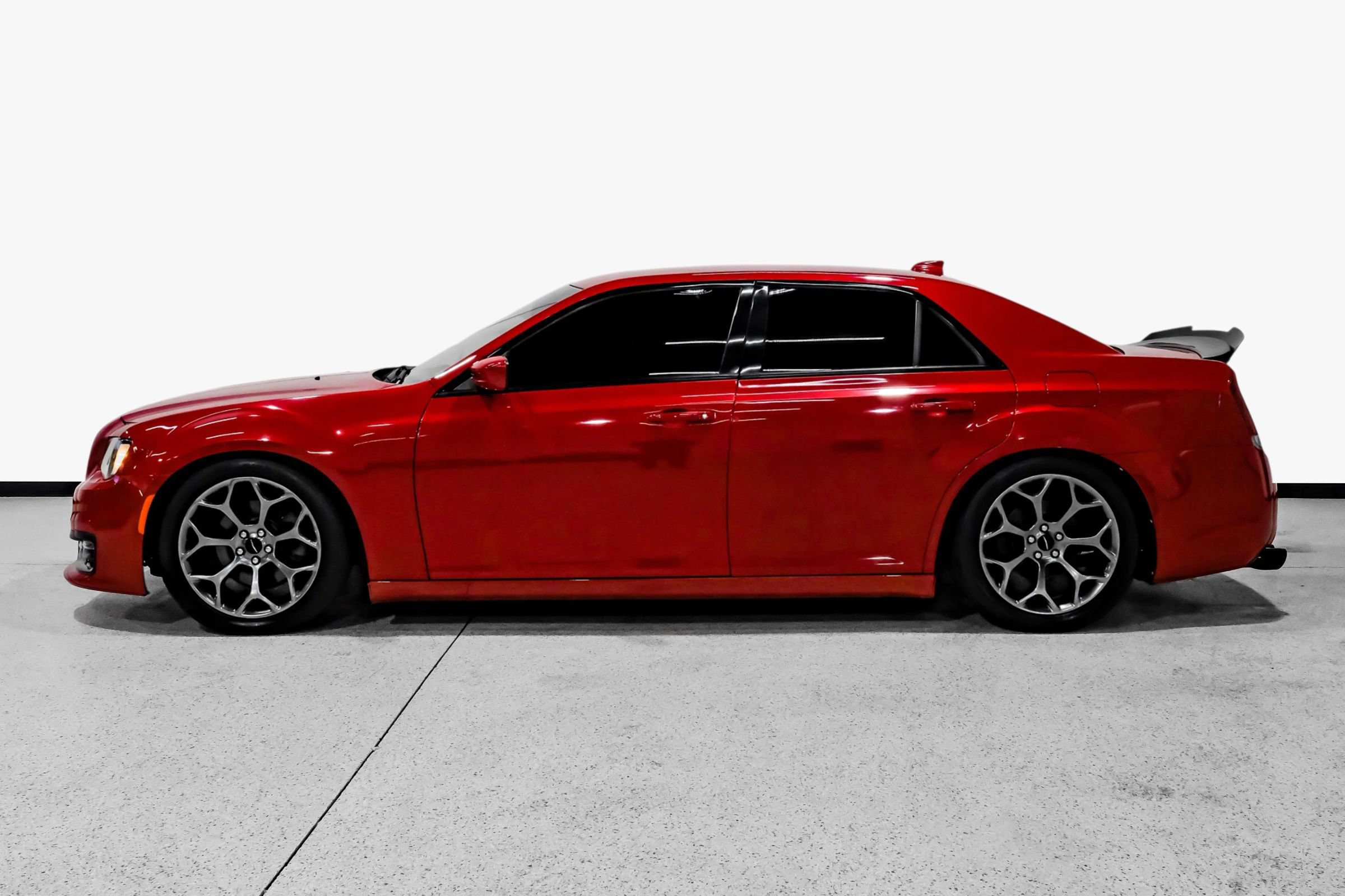 Used 2015 Chrysler 300 S RWD image 9