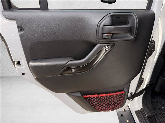Used 2017 Jeep Wrangler Unlimited Rubicon AWD/4WD image 10