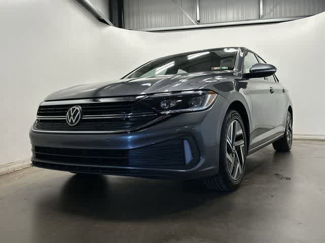 Certified 2022 Volkswagen Jetta SEL image 32