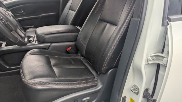 Used 2022 Nissan Titan PRO-4X w/ Pro-4x Convenience Package image 15