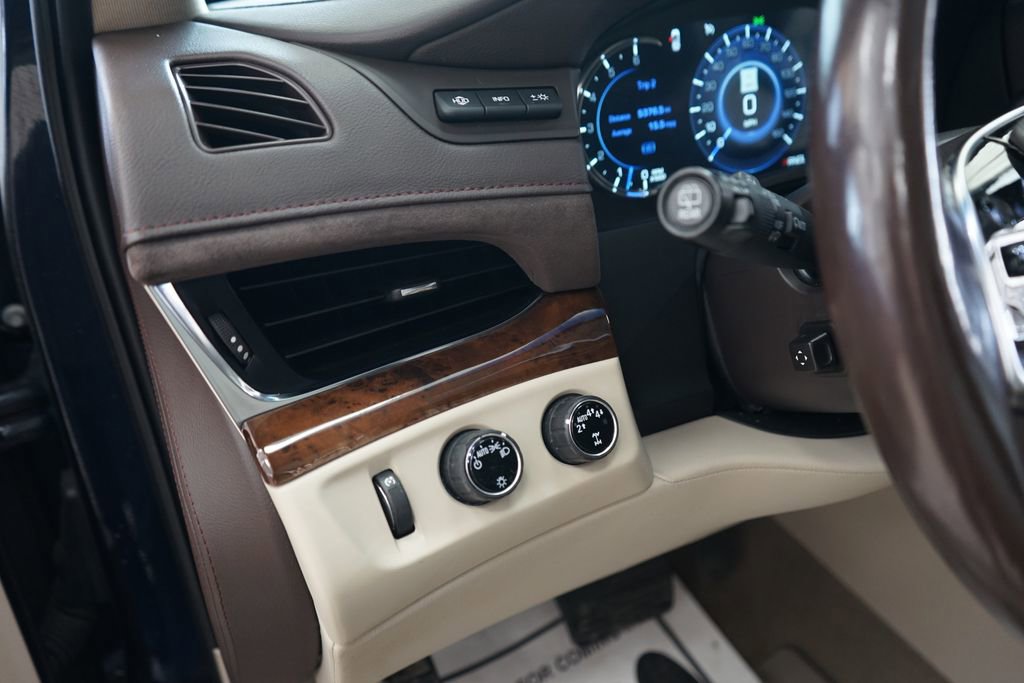 Used 2017 Cadillac Escalade ESV Luxury image 35