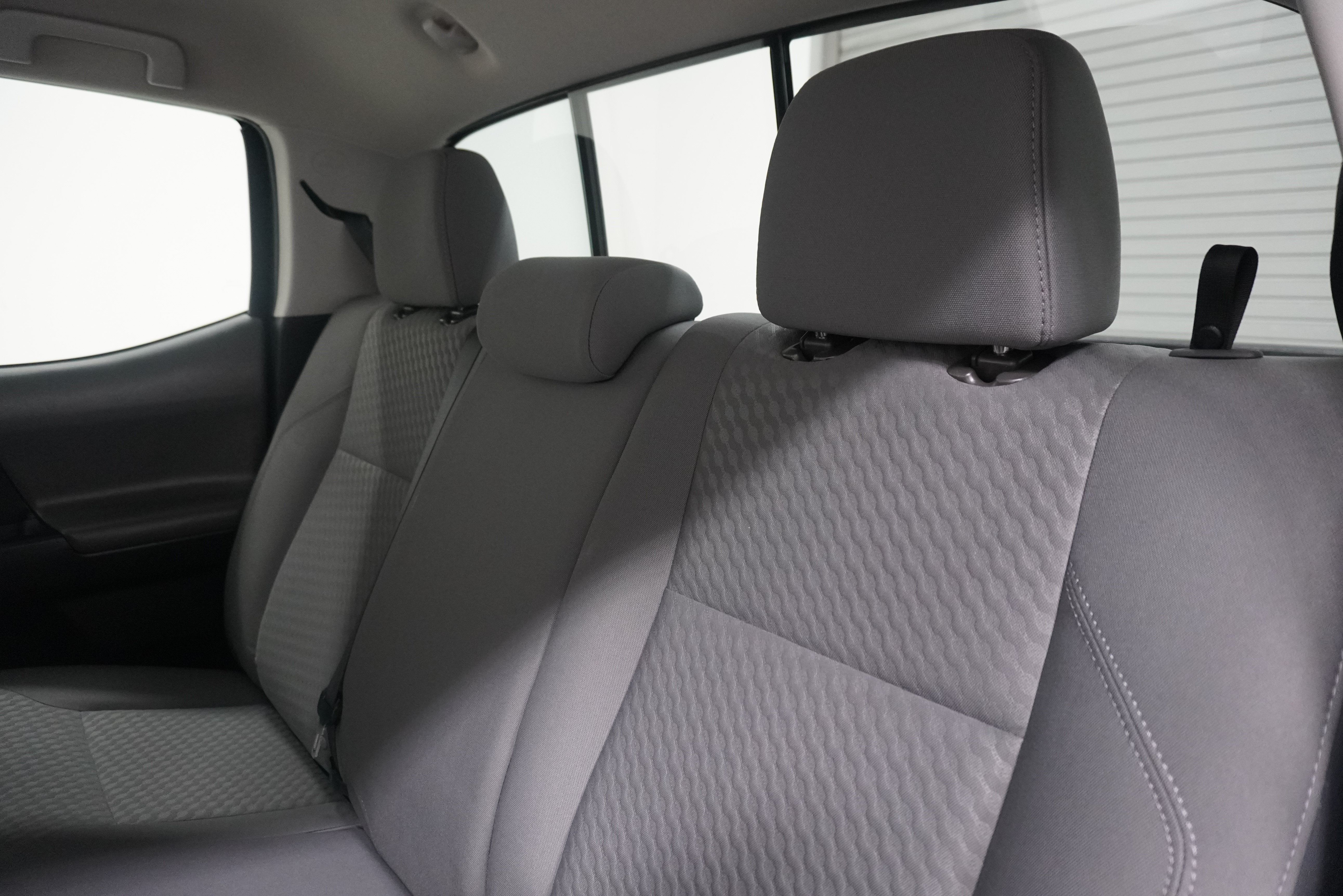Used 2020 Toyota Tacoma SR5 RWD image 11