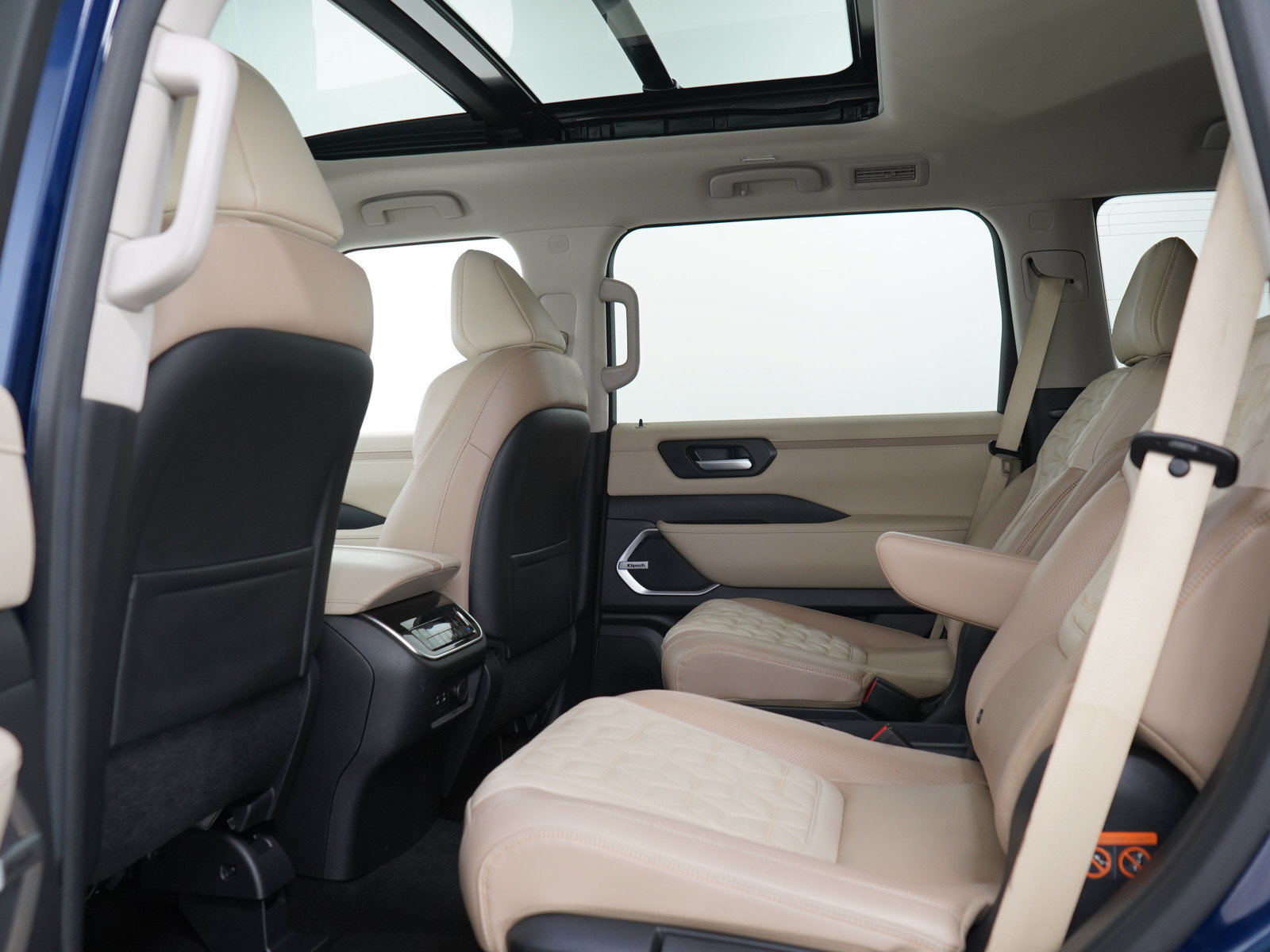 Certified 2025 Nissan Armada Platinum AWD/4WD image 22