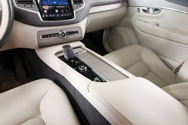 Certified 2023 Volvo XC90 B6 Core w/ Protection Package Premier AWD/4WD image 10