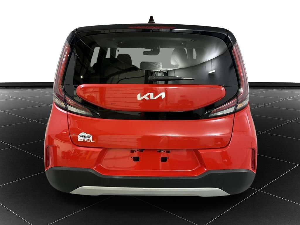 Used 2023 Kia Soul LX w/ LX Technology Package image 4