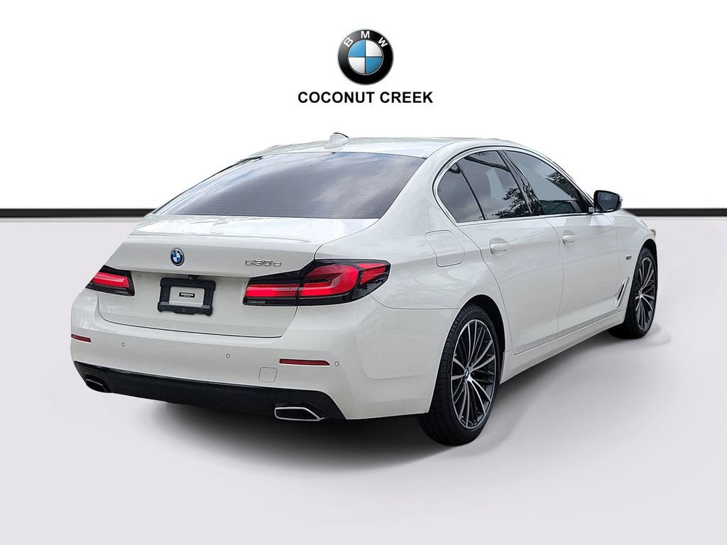 Used 2023 BMW 530e xDrive w/ Premium Package AWD/4WD image 4