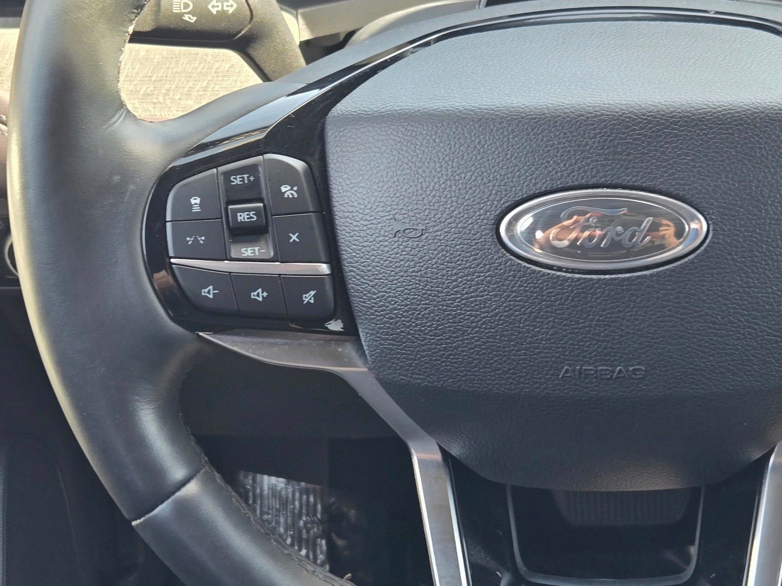 Used 2025 Ford Explorer Platinum w/ LUX Leather Package image 15