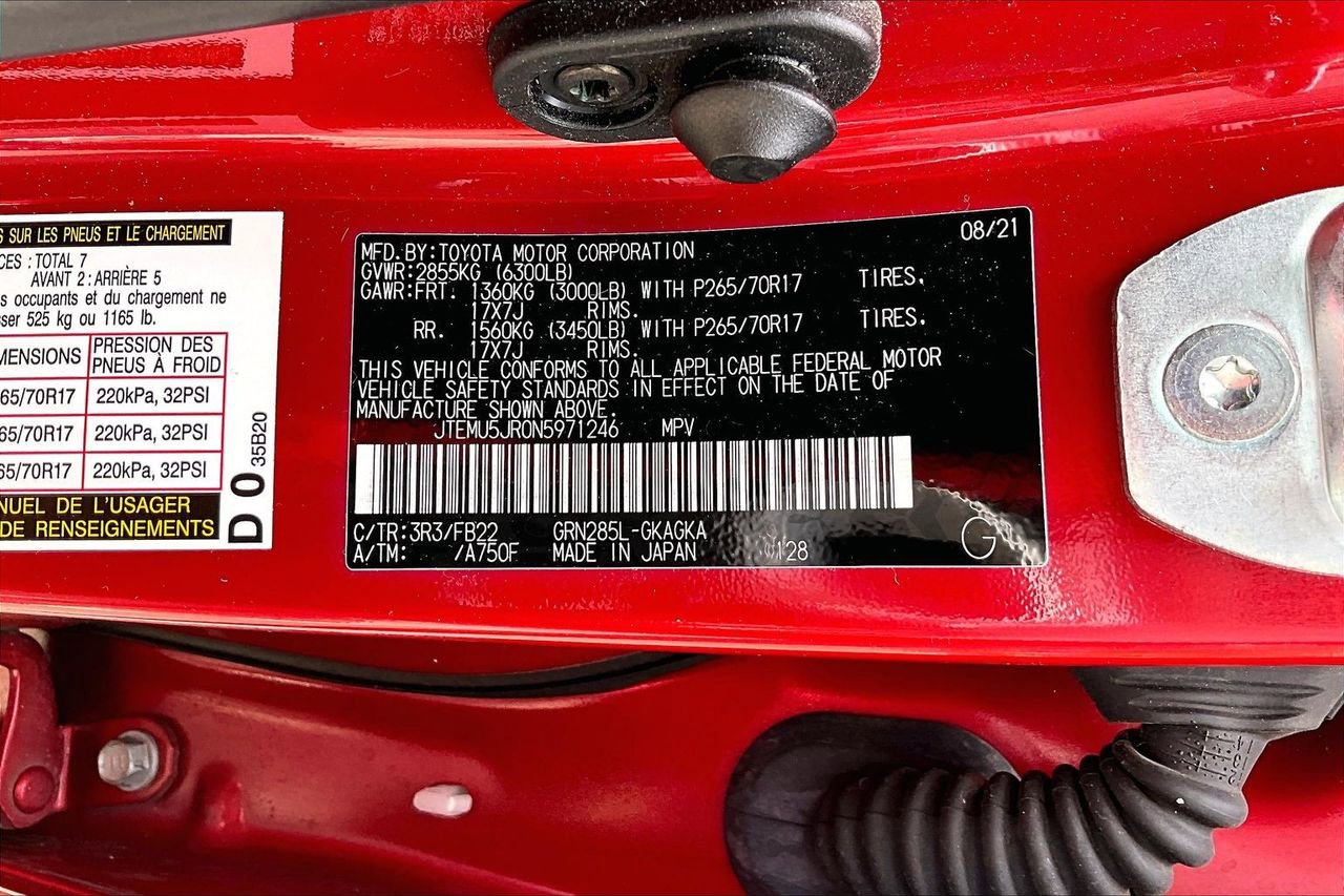 Used 2022 Toyota 4Runner SR5 AWD/4WD image 16