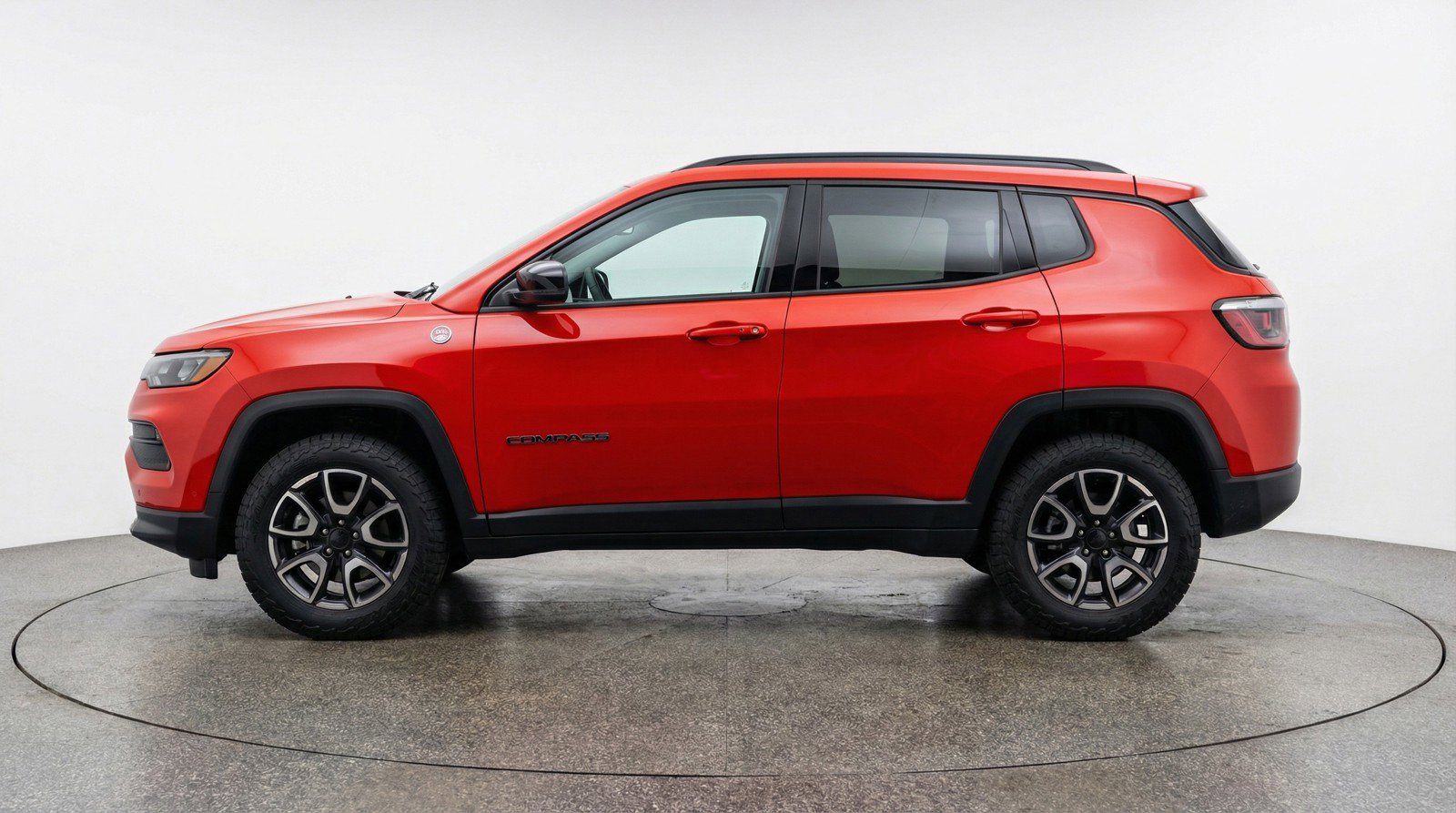 Used 2025 Jeep Compass Trailhawk AWD/4WD image 5