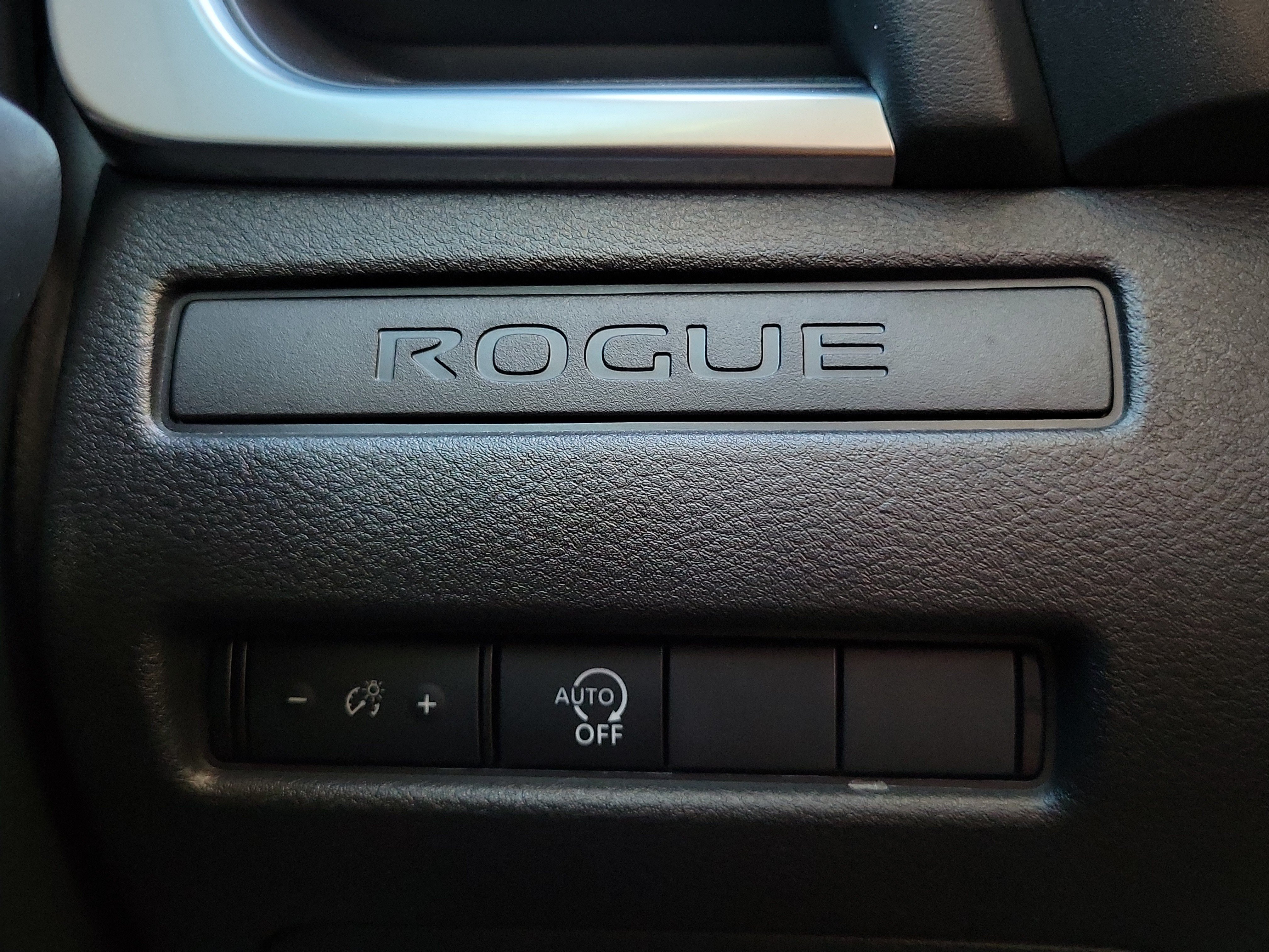 Certified 2025 Nissan Rogue S FWD image 27