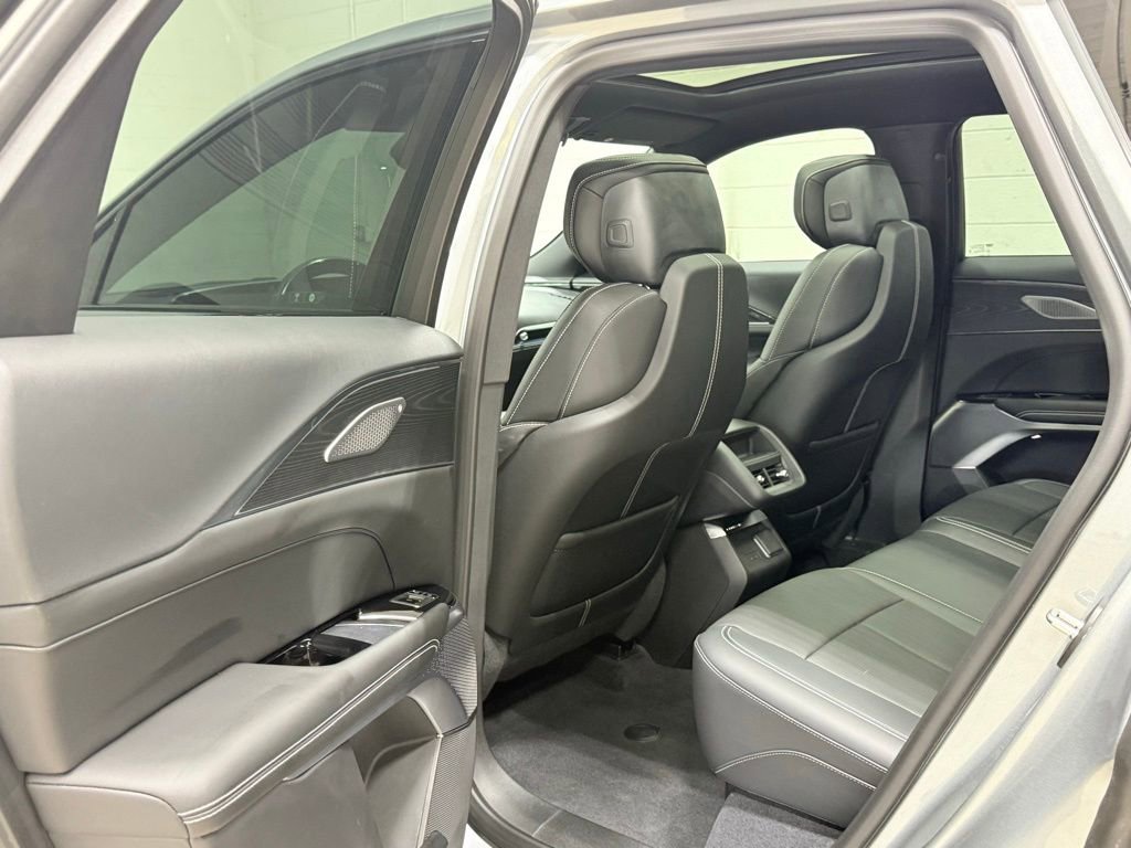 Used 2024 Cadillac Lyriq Sport RWD image 26