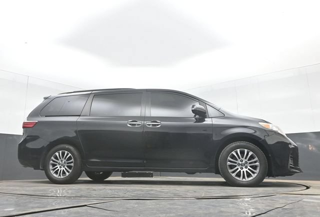Used 2020 Toyota Sienna XLE FWD image 49
