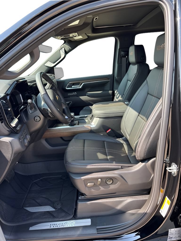 New 2026 Chevrolet Silverado 1500 High Country AWD/4WD image 16