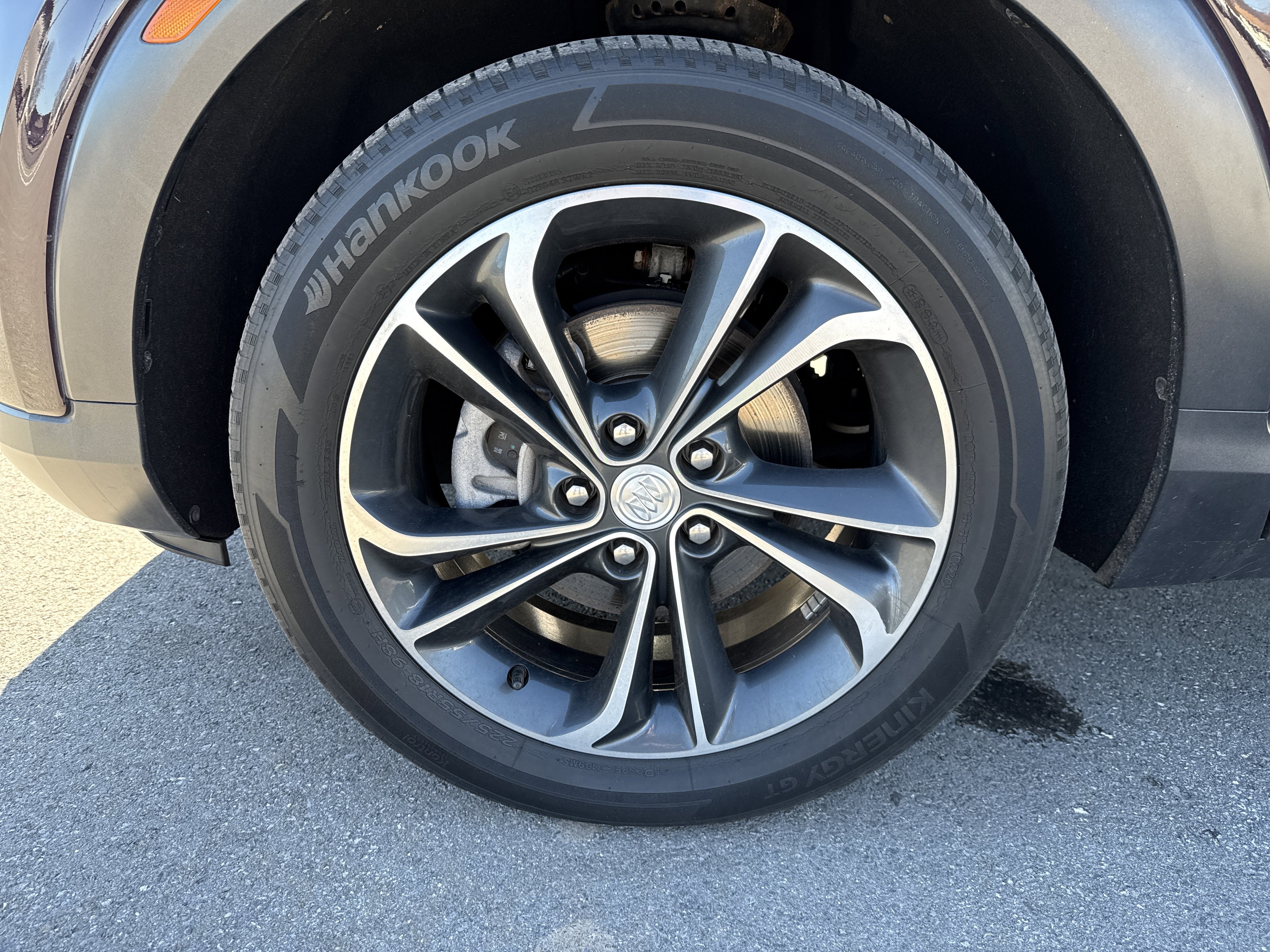 Used 2020 Buick Encore GX Essence image 11