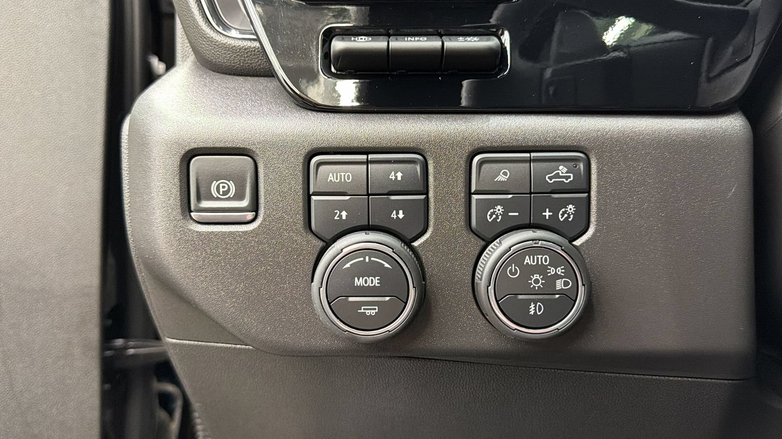 Used 2026 Chevrolet Silverado 1500 ZR2 AWD/4WD image 31