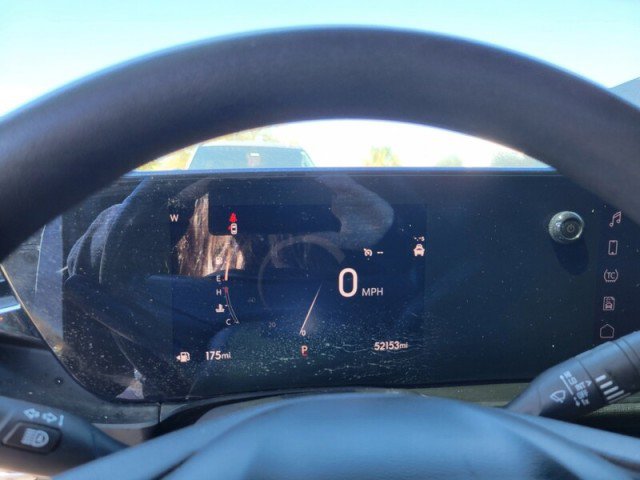 Used 2024 Buick Envista Preferred w/ Advanced Safety Package image 11