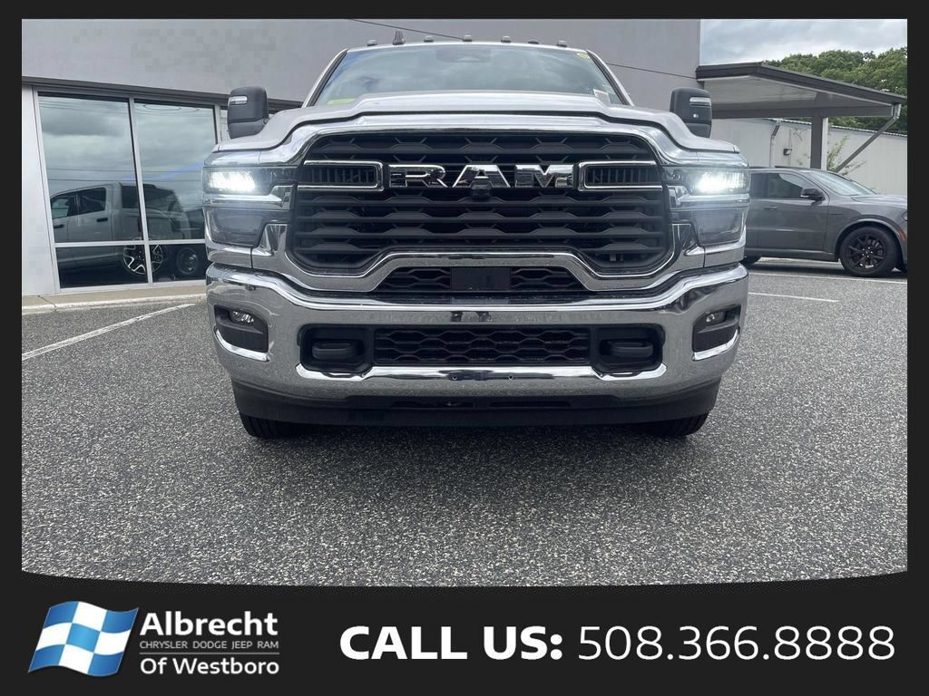 New 2026 RAM 3500 Big Horn AWD/4WD image 9