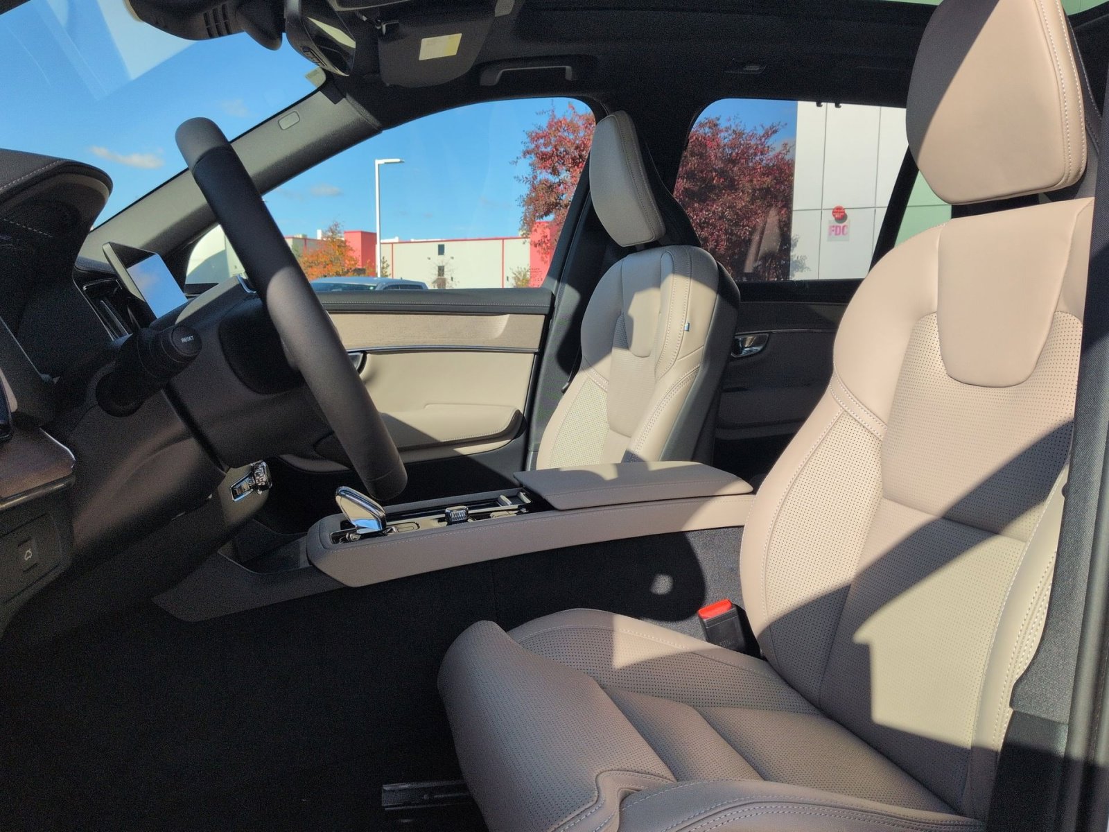 New 2026 Volvo XC90 B6 Ultra image 13