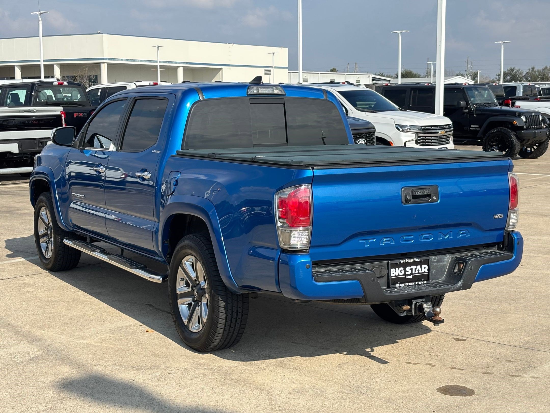 Used 2017 Toyota Tacoma Limited image 6