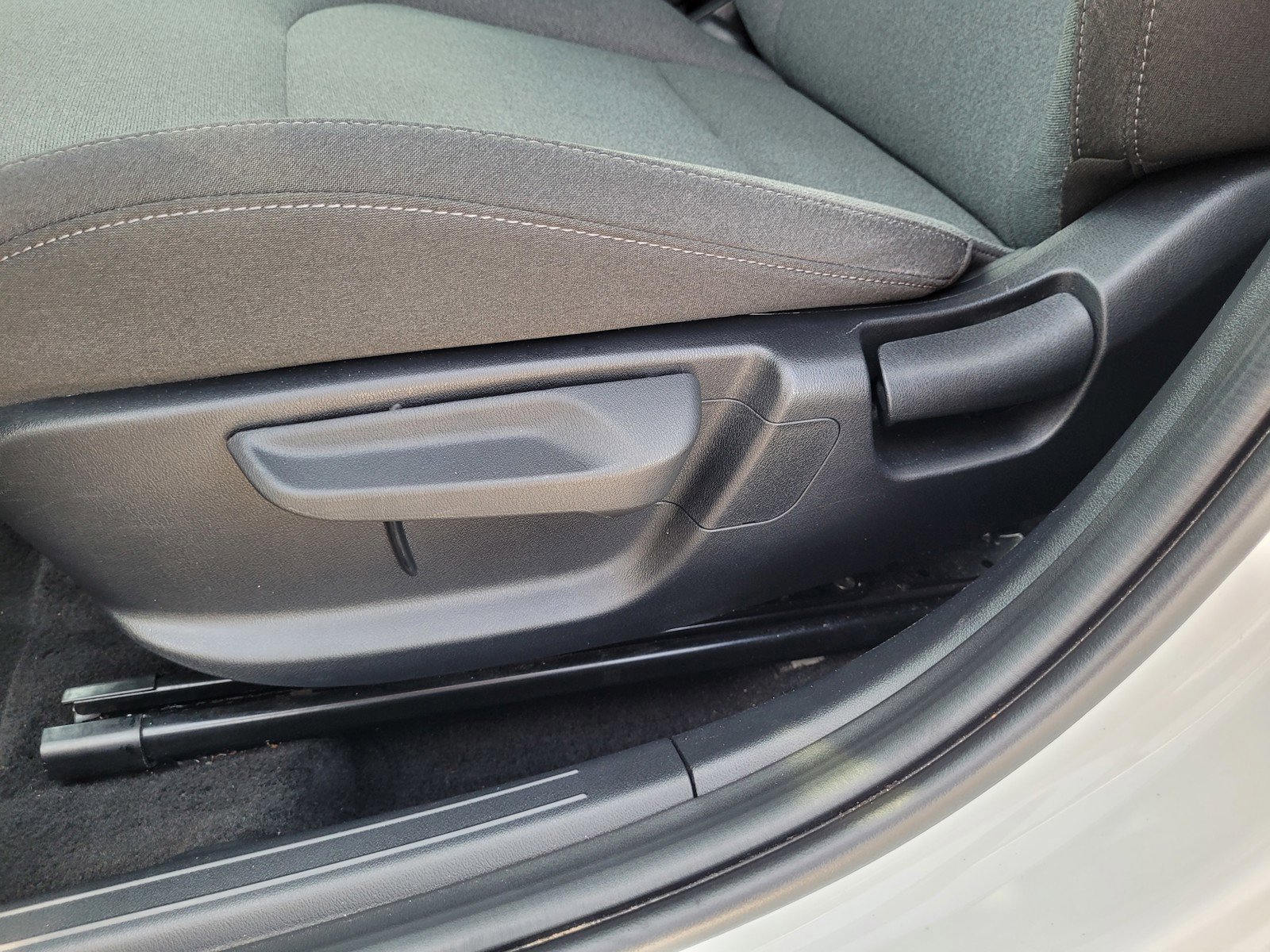 Used 2025 Kia K4 LXS image 11
