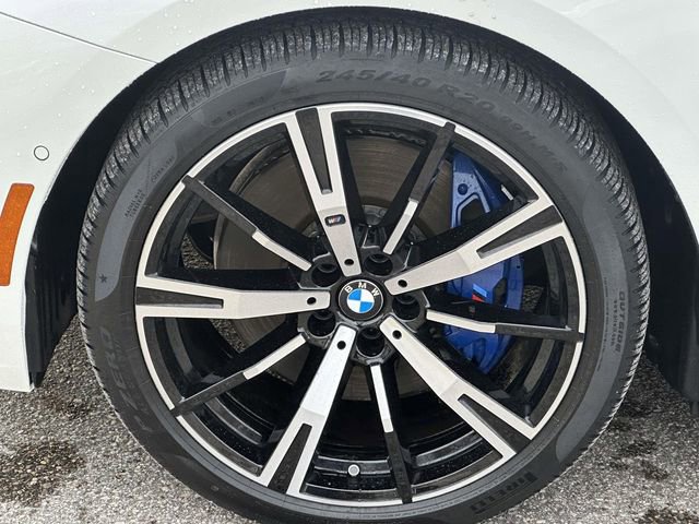 Used 2026 BMW 550e xDrive w/ Premium Package image 12