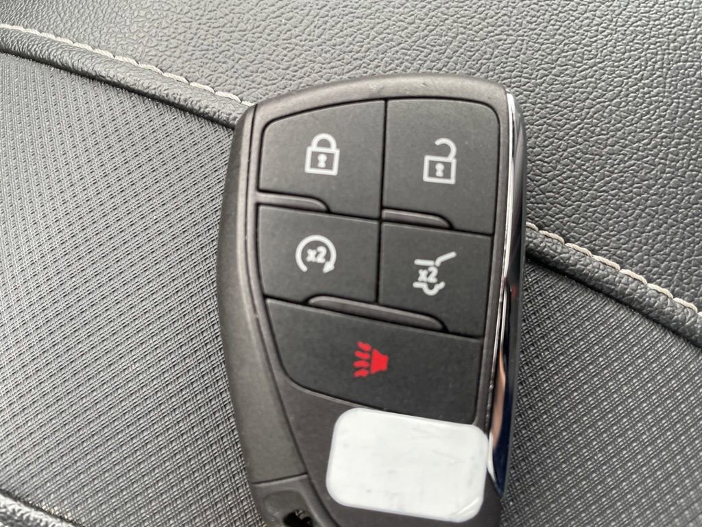 Used 2024 Chevrolet Traverse RS AWD/4WD image 32