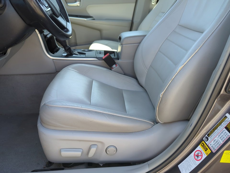 Used 2015 Toyota Camry XLE w/ Convenience Package image 11