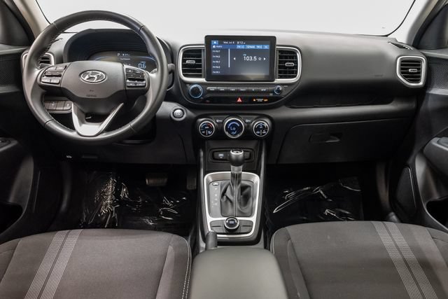 Used 2025 Hyundai Venue SEL FWD image 28