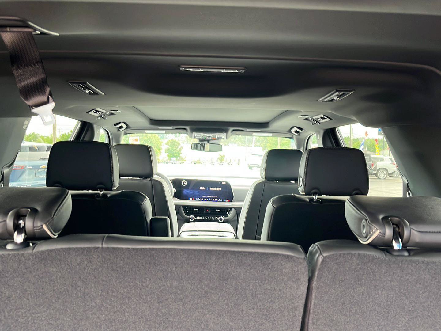 New 2026 Chevrolet Suburban Premier w/ Sun And Tow Package AWD/4WD image 29