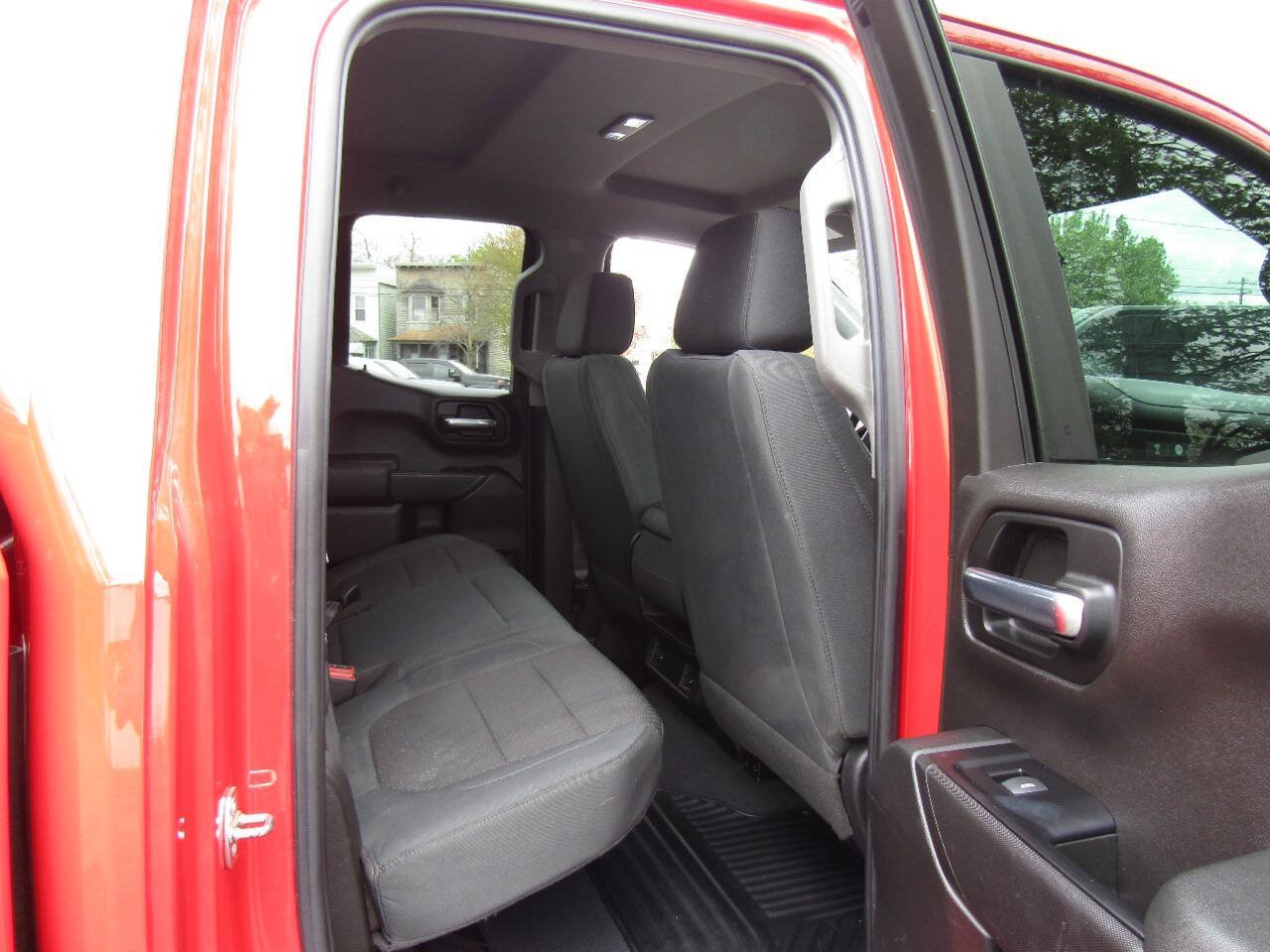 Used 2019 Chevrolet Silverado 1500 Custom w/ Custom Value Package AWD/4WD image 25
