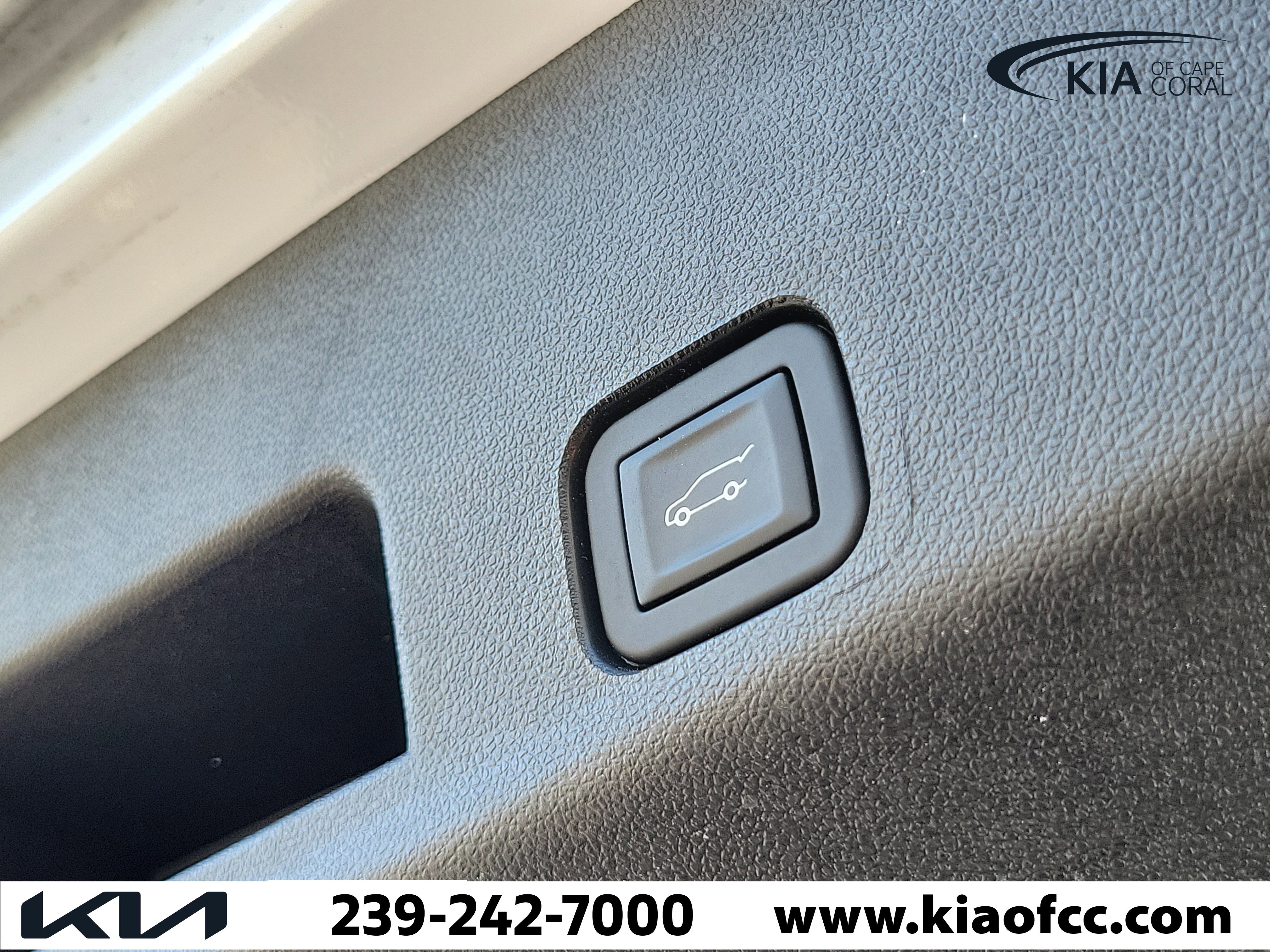 Used 2025 Chevrolet Traverse LT image 9