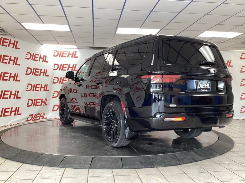 Used 2023 Jeep Wagoneer Series II AWD/4WD image 5