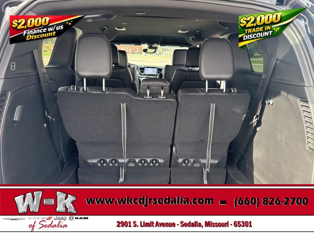 New 2026 Chrysler Pacifica Select image 30