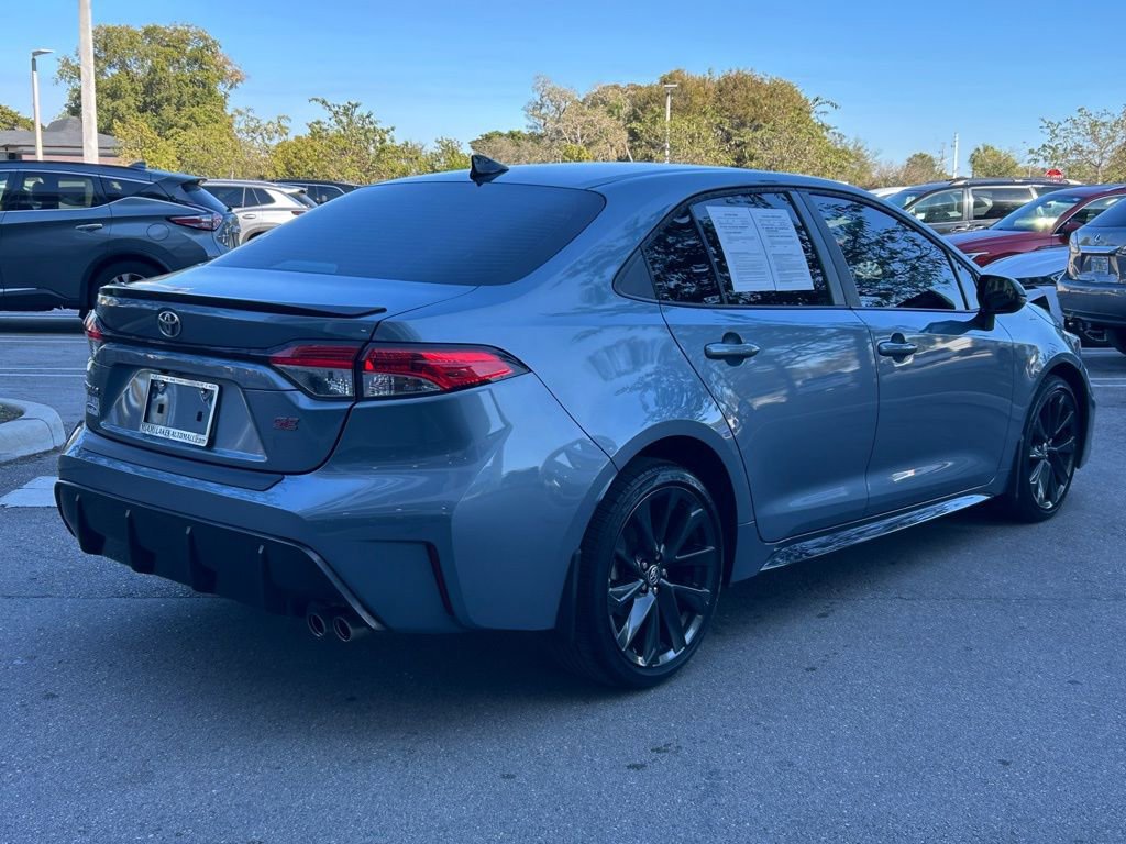 Used 2023 Toyota Corolla SE w/ SE Premium Package image 3