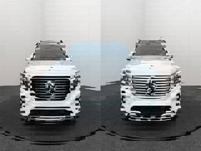 Used 2025 Mercedes-Benz GLB 250 4MATIC image 2