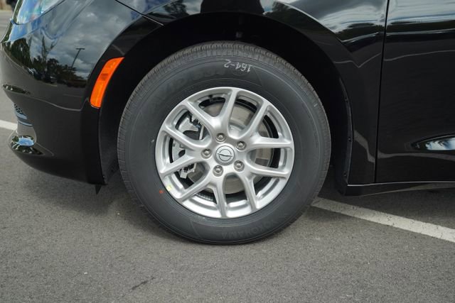 New 2026 Chrysler Voyager LX image 10