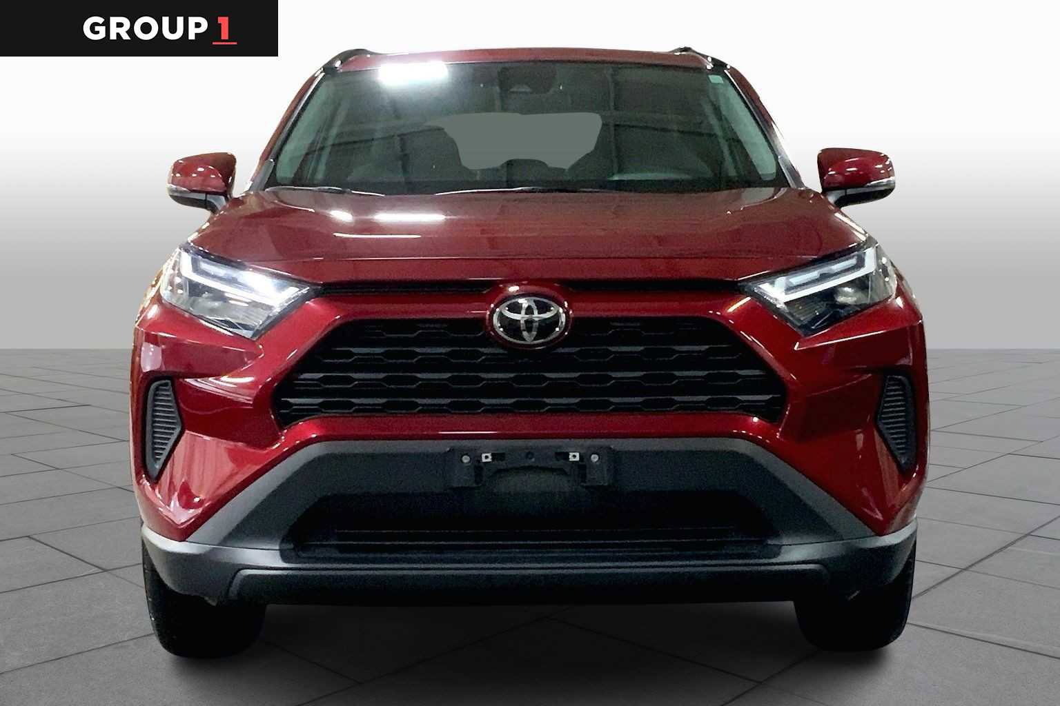 Used 2022 Toyota RAV4 XLE w/ Convenience Package image 4