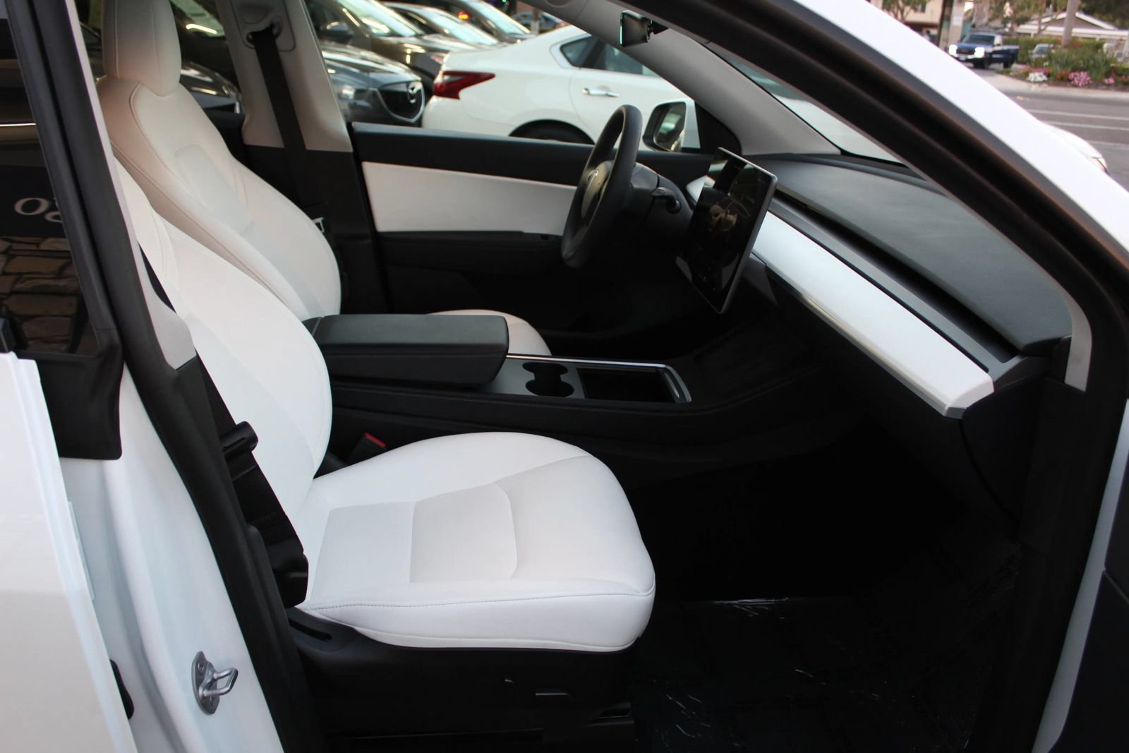 Used 2022 Tesla Model Y Long Range AWD/4WD image 10