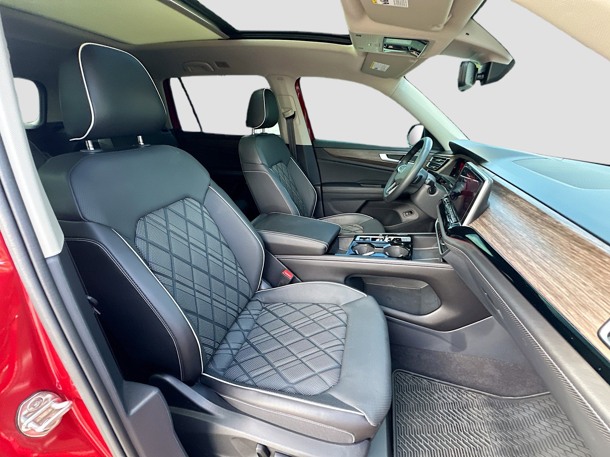 Used 2024 Volkswagen Atlas SEL Premium R-Line image 35